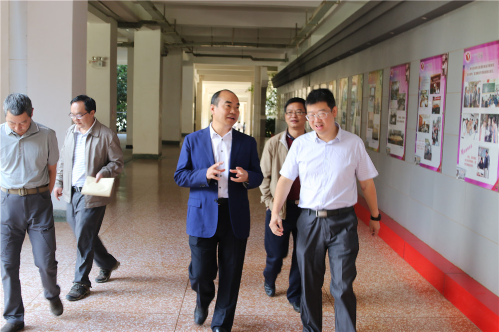 刘绍安局长莅临我校慰问